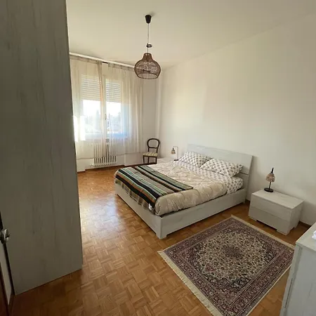 Apartment Panoramic Over Center